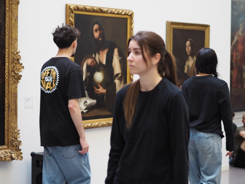 (Dis)semblables première présentation de travail à quatre danseurs aux Musée des Beaux Art de Chambéry, avril 2024. Adrien Ider, Siwar Rhimi, Laure Picart et Théa Dall'Agnol
